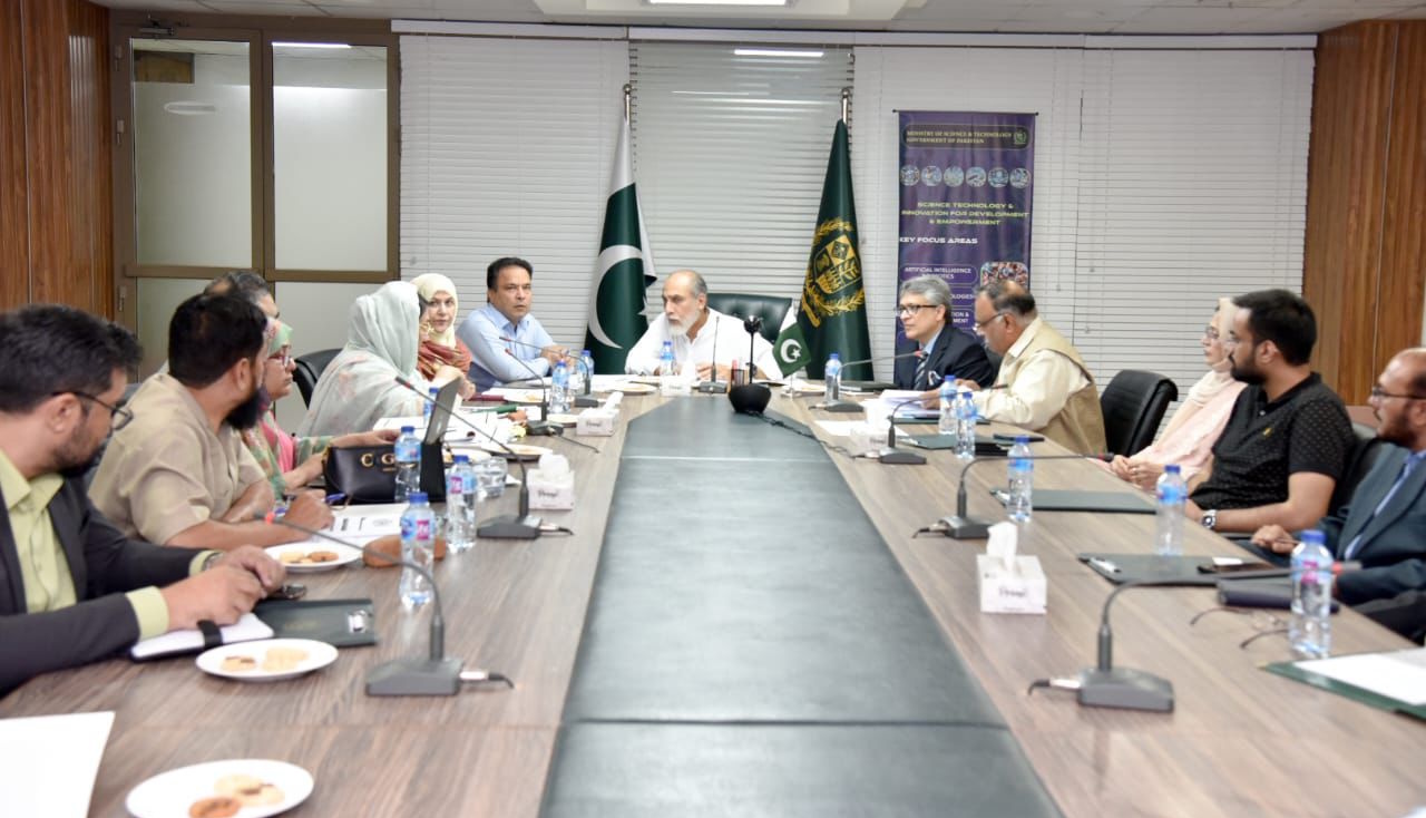 Islamabad – July 10, 2025 — Federal Minister for Science and Technology, Khalid Hussain Magsi, met with pharmaceutical industry stakeholders to discuss steps toward making Pakistan self-reliant in the biotech sector, emphasizing its importance for economic progress.