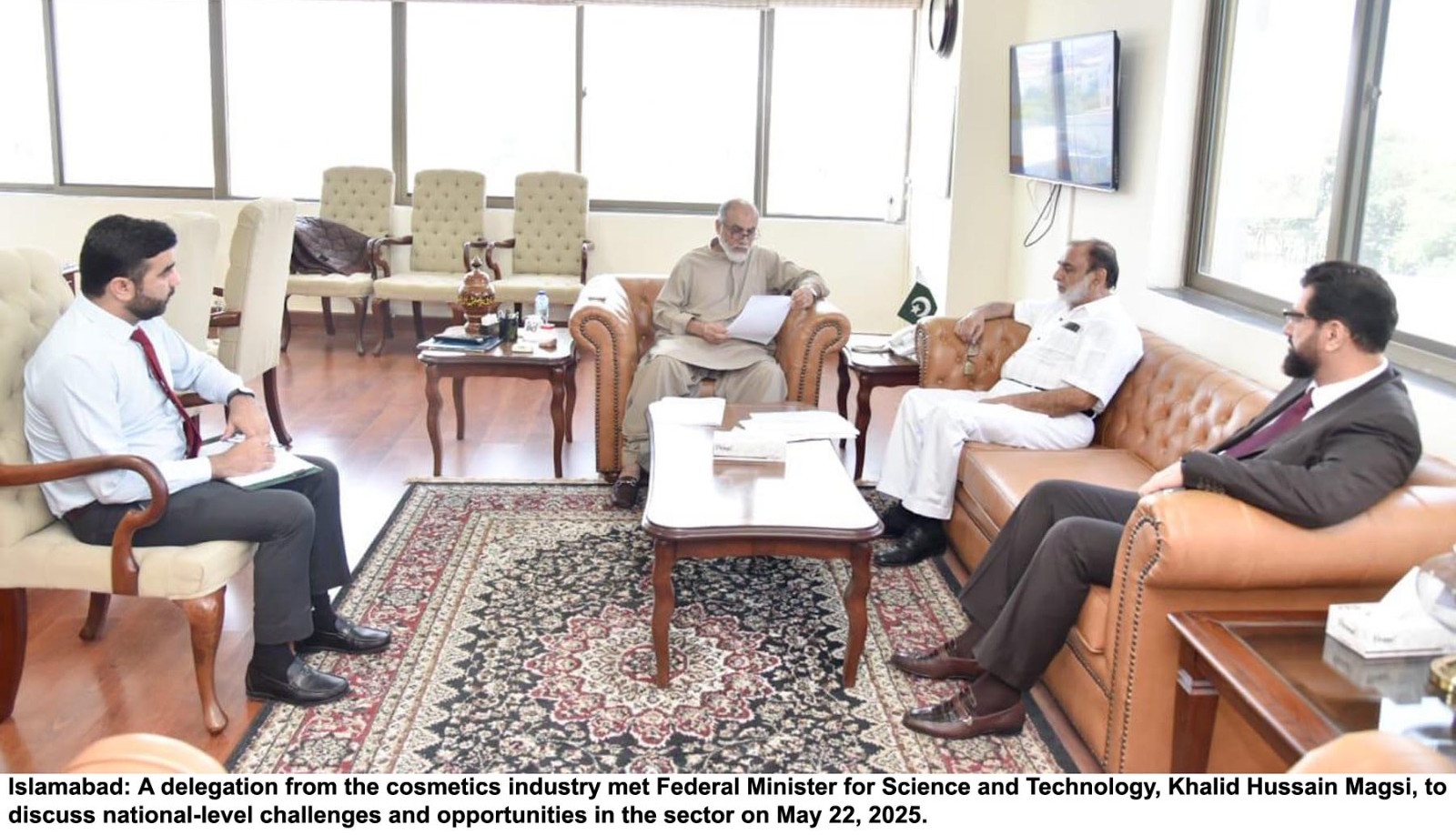 Islamabad: A delegation from the cosmetics industry met Federal Minister for Science and Technology, Khalid Hussain Magsi, to discuss national-level challenges and opportunities in the sector — May 22, 2025.